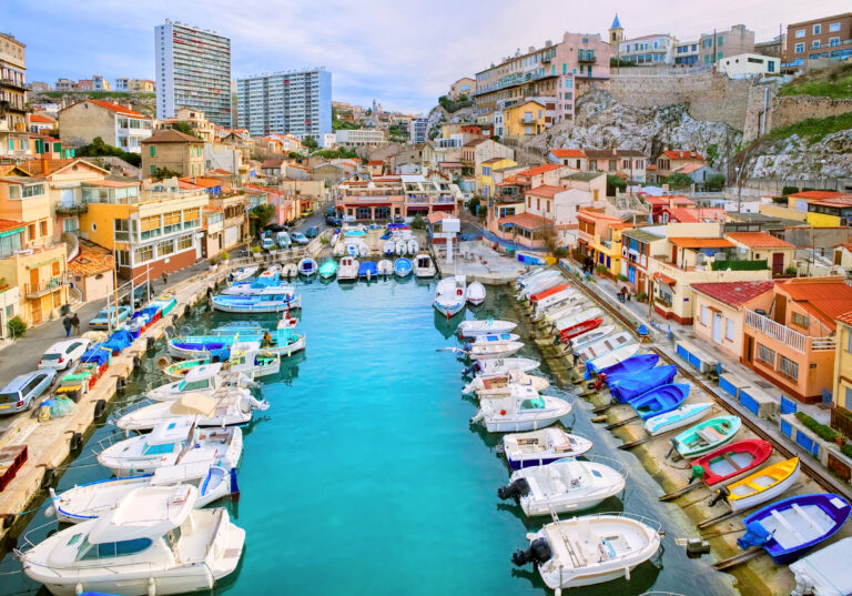 Colorful,Yacht,Harbour,In,Old,City,Of,Marseilles,,France